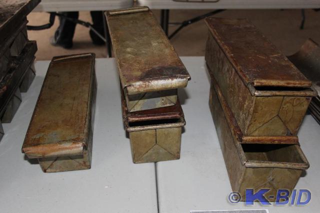 lot 26 image: Lot of (5) Single Pullman, Bread Lo...