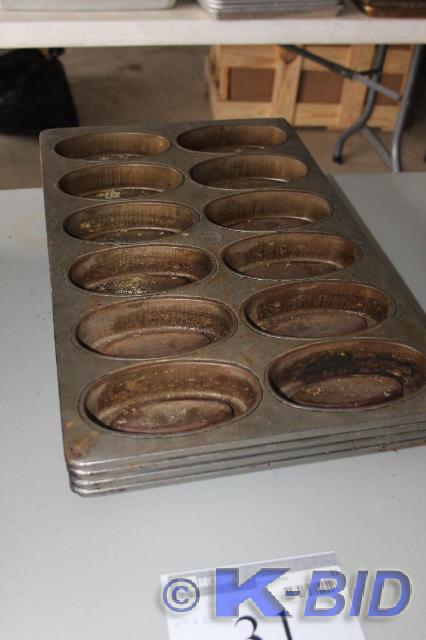 lot 31 image: Lot of (4) 12-Loaf, Cake Pans, 5 1...