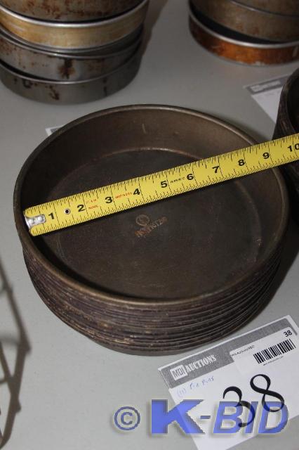 lot 38 image: Lot of (11) Hoffritz, Pie Pans, 9 ...
