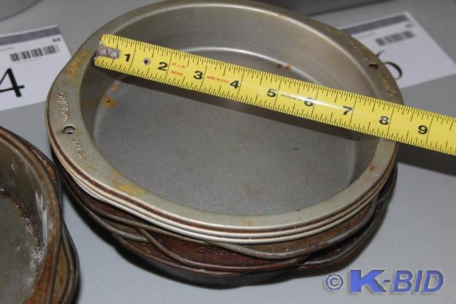 lot 43 image: Lot of (12) Wilson, Cake Pans, 8 D...
