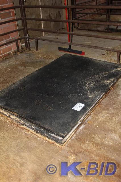 lot 76 image: Lot of (6) Rubber Stall Mats, 6 L ...