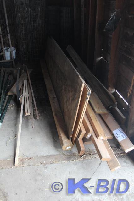 lot 92 image: Lot of Scrap Wood, Various Size Pie...