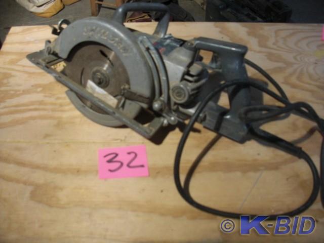 lot 32 image: Skilsaw, HD77 7 14in WORM DRIVE SA...