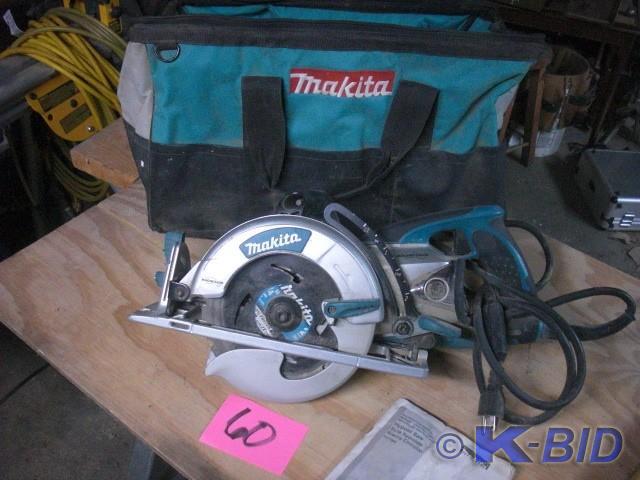 lot 60 image: Makita magnesium Hypoid Saw.. (Worm...