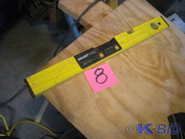 lot 8 image: 24 in SMART TOOL level.. Electronic...