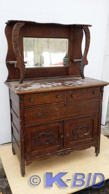 lot 2 image: Oak Antique Dresser with Mirror. T...