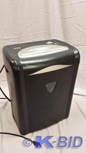 lot 22 image: Aurora AS 1010CD paper shredder. Ke...