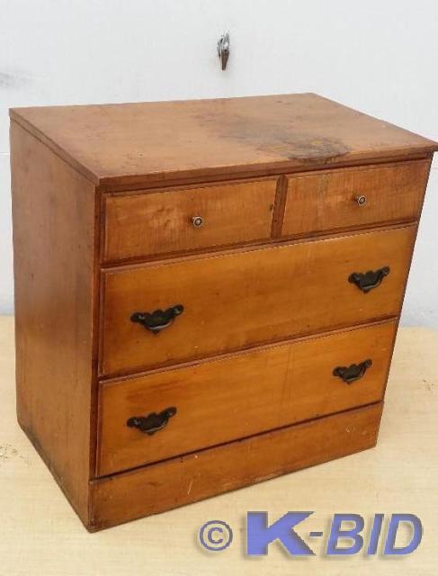 lot 3 image: 4 Drawer small dressernightstand. ...