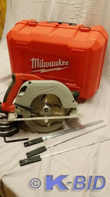 lot 44 image: Milwaukee Circular Saw 7 14  ...