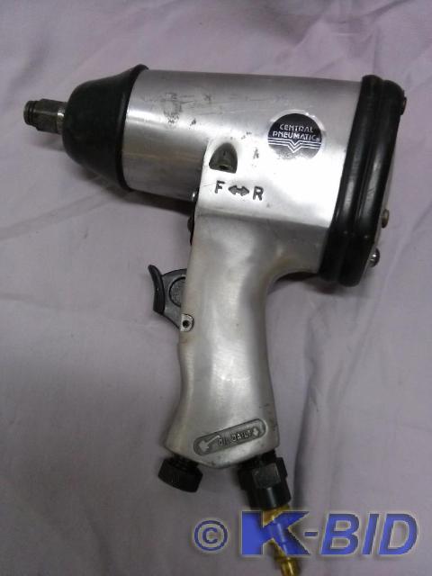 lot 57 image: Central Pneumatic 12 air impact w...