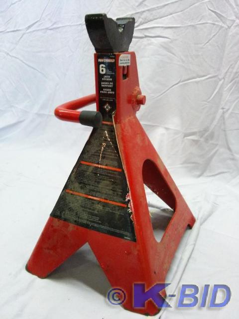 lot 63 image: Powerbuilt 6 ton car jack. Coolstuf...