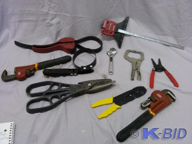 lot 65 image: Lot of Misc tools including pipe w...