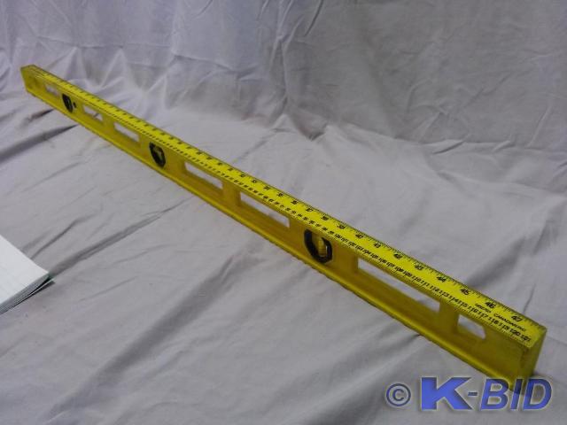 lot 80 image: Used Empire level 48 Plastic Compo...
