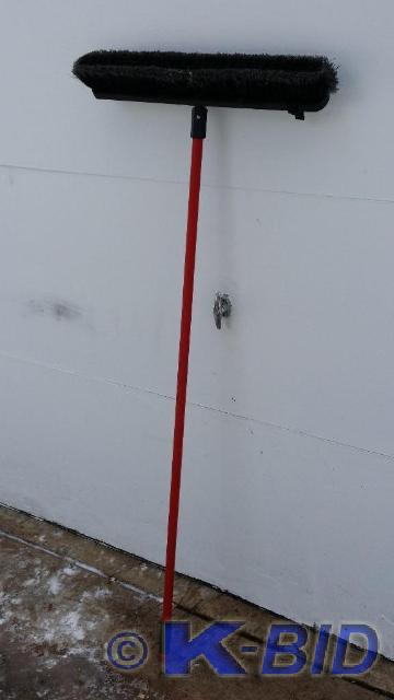 lot 85 image: Libman used Push Broom. has a 24 h...