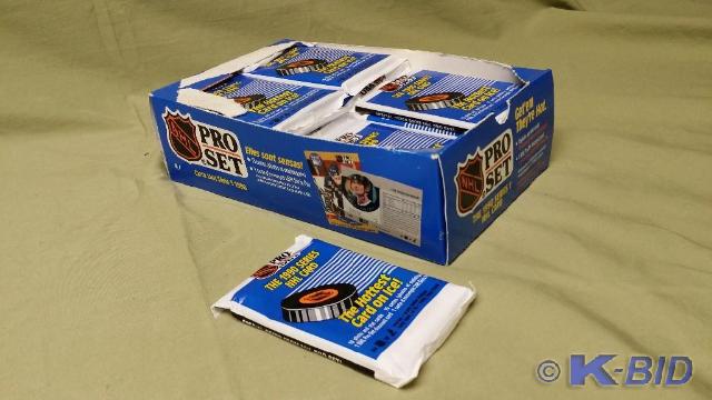 33 Unopened packs of 1990 Pro Set H...
