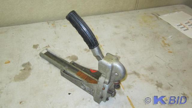 Box stapler