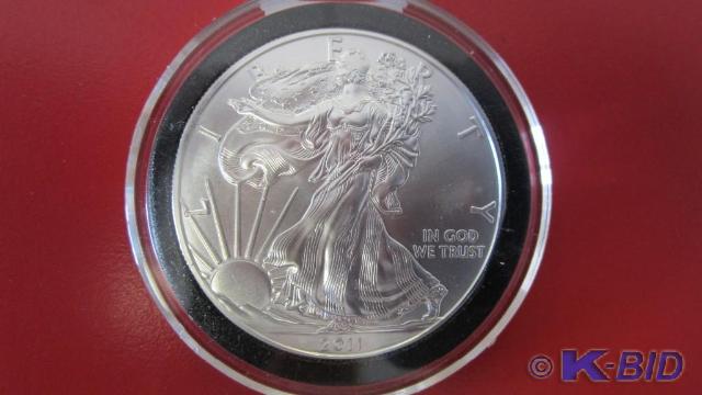 lot 117 image: 2011 1oz Silver American Eagle