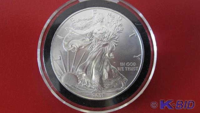 lot 118 image: 2011 1oz Silver American Eagle