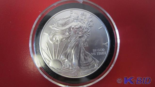 lot 122 image: 2011 1oz Silver American Eagle