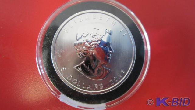 lot 129 image: 2011 1oz Silver Canadian Maple Leaf