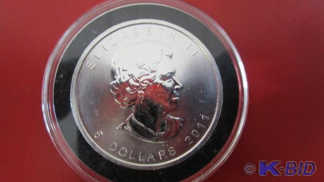 lot 176 image: 2011 1oz Silver Canadian Maple Leaf
