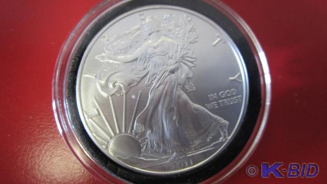 lot 182 image: 2011 1oz Silver American Eagle