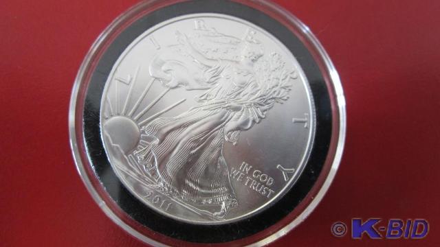lot 187 image: 2011 1oz Silver American Eagle