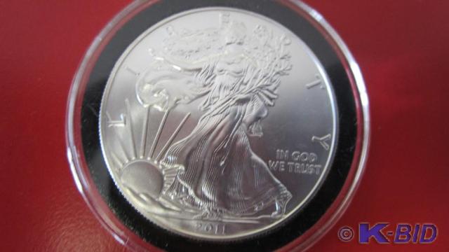 lot 189 image: 2011 1oz Silver American Eagle