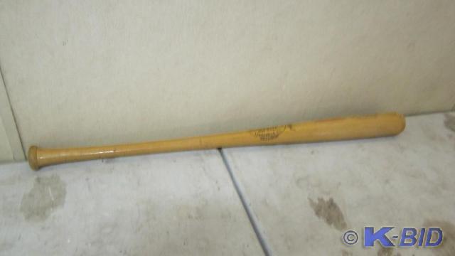 lot 194 image: Vintage Louisville Slugger 125 Bat,...