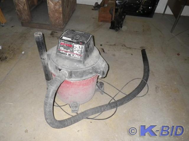 lot 13 image: Shopvac