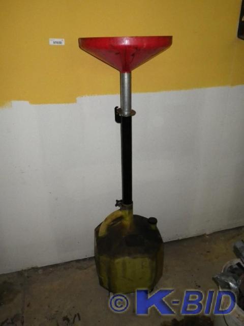 lot 15 image: Under hoist oil caddy