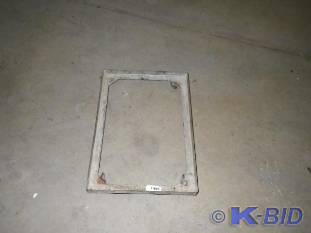 lot 23 image: 4 wheel cart