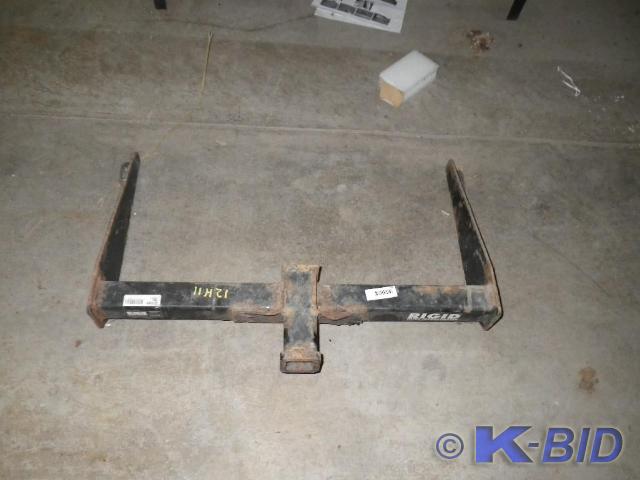 lot 26 image: chevy truck trailer hitch