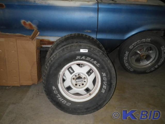 lot 28 image: 2 tires and rims