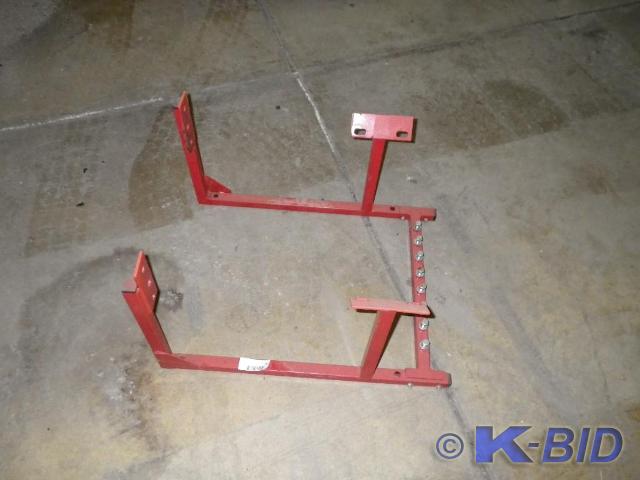 lot 36 image: chevy engine stand