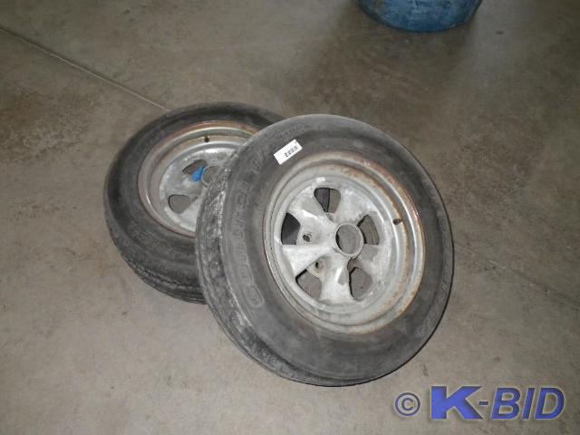 lot 40 image: 2 tires and wheels
