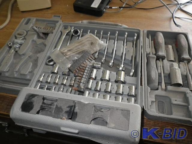 lot 49 image: Tool set