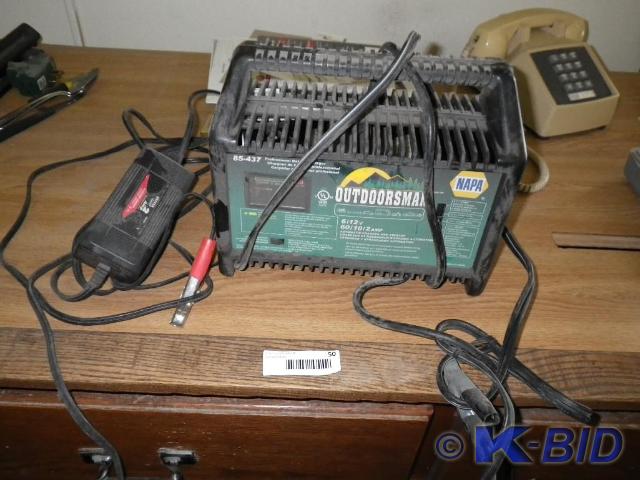 lot 50 image: Battery charger and battery tender