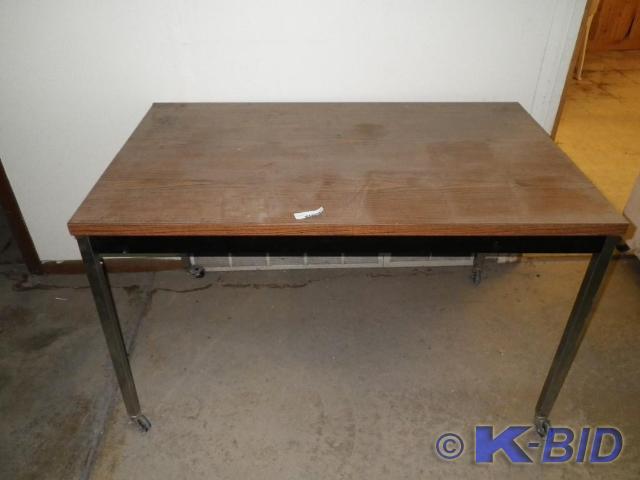 lot 62 image: Table on caster