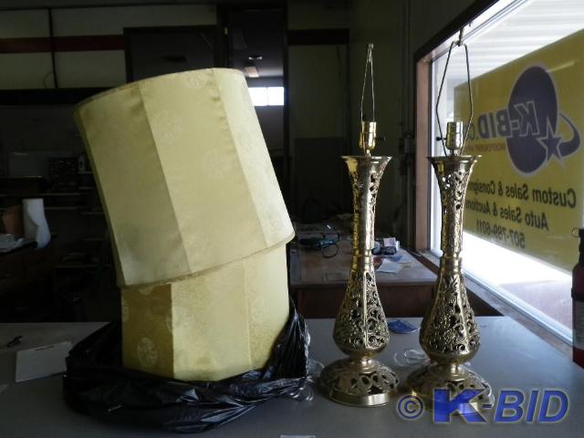lot 74 image: Vintage lamps