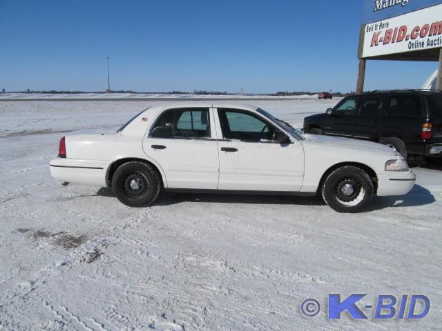 lot 1 image: Year 2000 Make Ford Model Crown ...