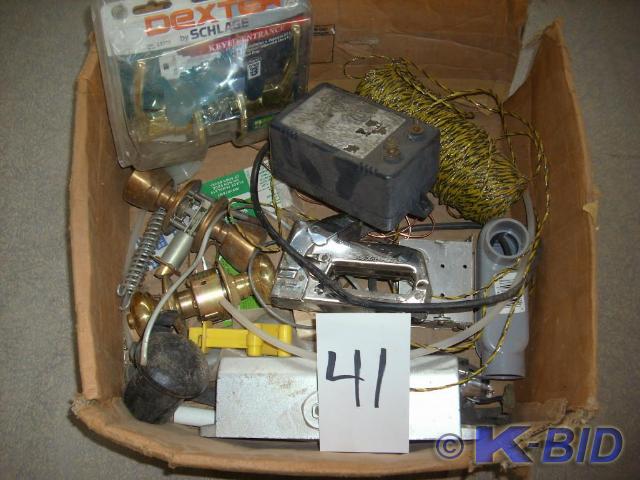 lot 41 image: Mox of Misc items