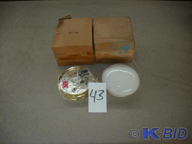 lot 43 image: 3 white globe lights