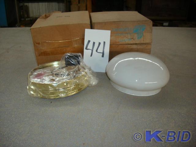 lot 44 image: 3 white globe lights