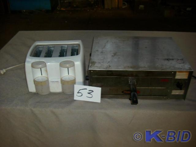 lot 53 image: pizza oven and 4 slice toaster, wor...