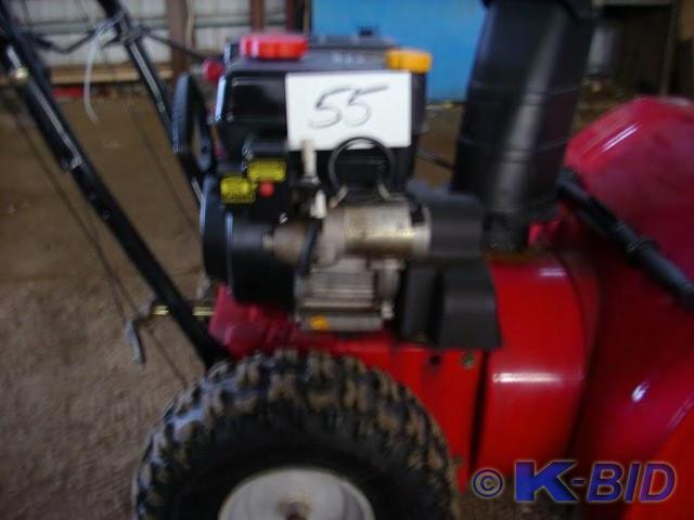 lot 55 image: MTD snowblower, motor runs great, m...