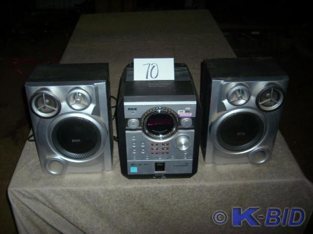 lot 70 image: RCA 300M USBMP35 disc changer, wo...