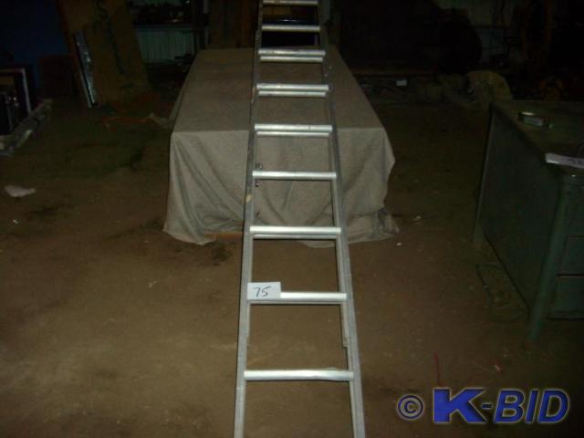 lot 75 image: 1 aluminum extension ladder, 14