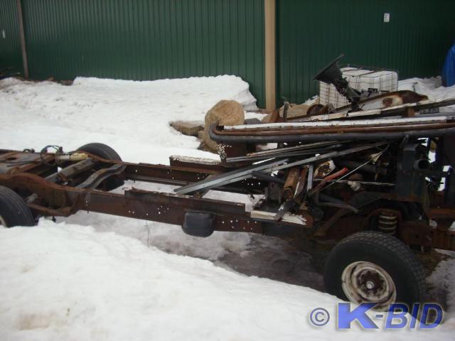 lot 87 image: Delivery truck frame with 351cw bl...