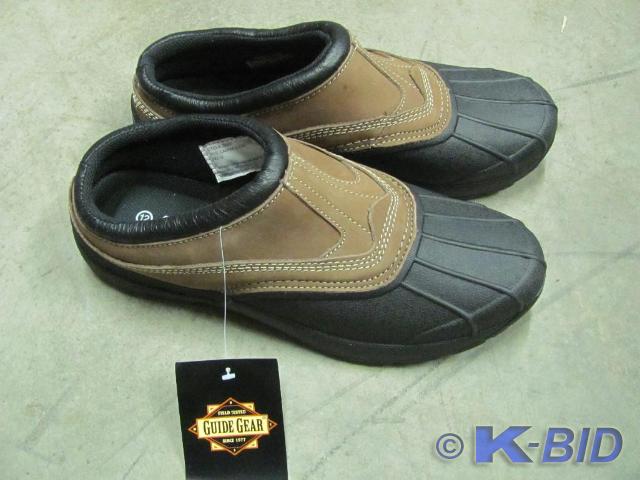 lot 54 image: These NEW (never worn with tags) G...